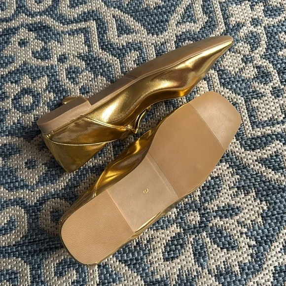 Gold Women's Shoes with Bow Detail NEW - Picture 5 of 6